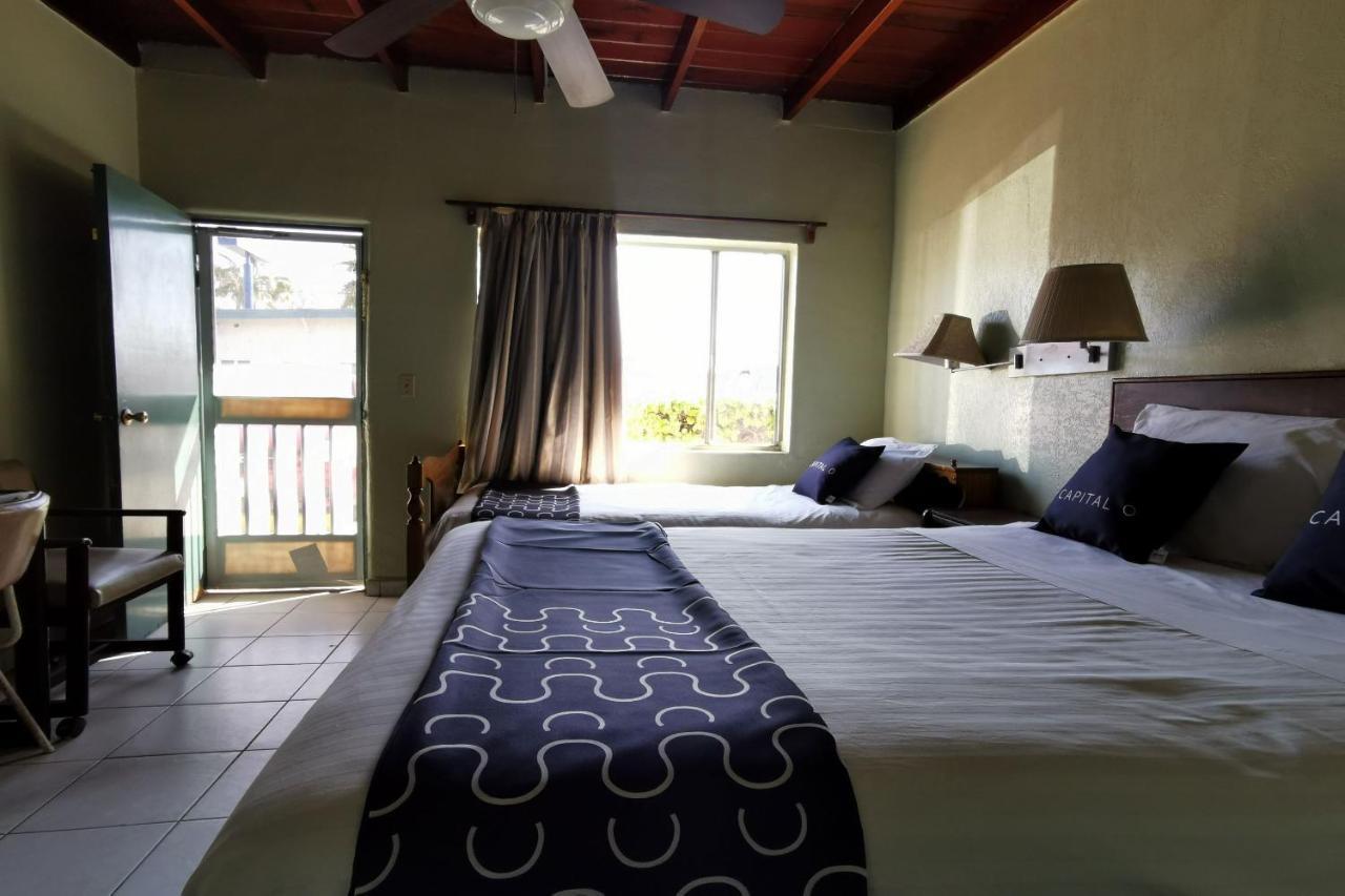 Capital O Hotel America Ensenada Bagian luar foto