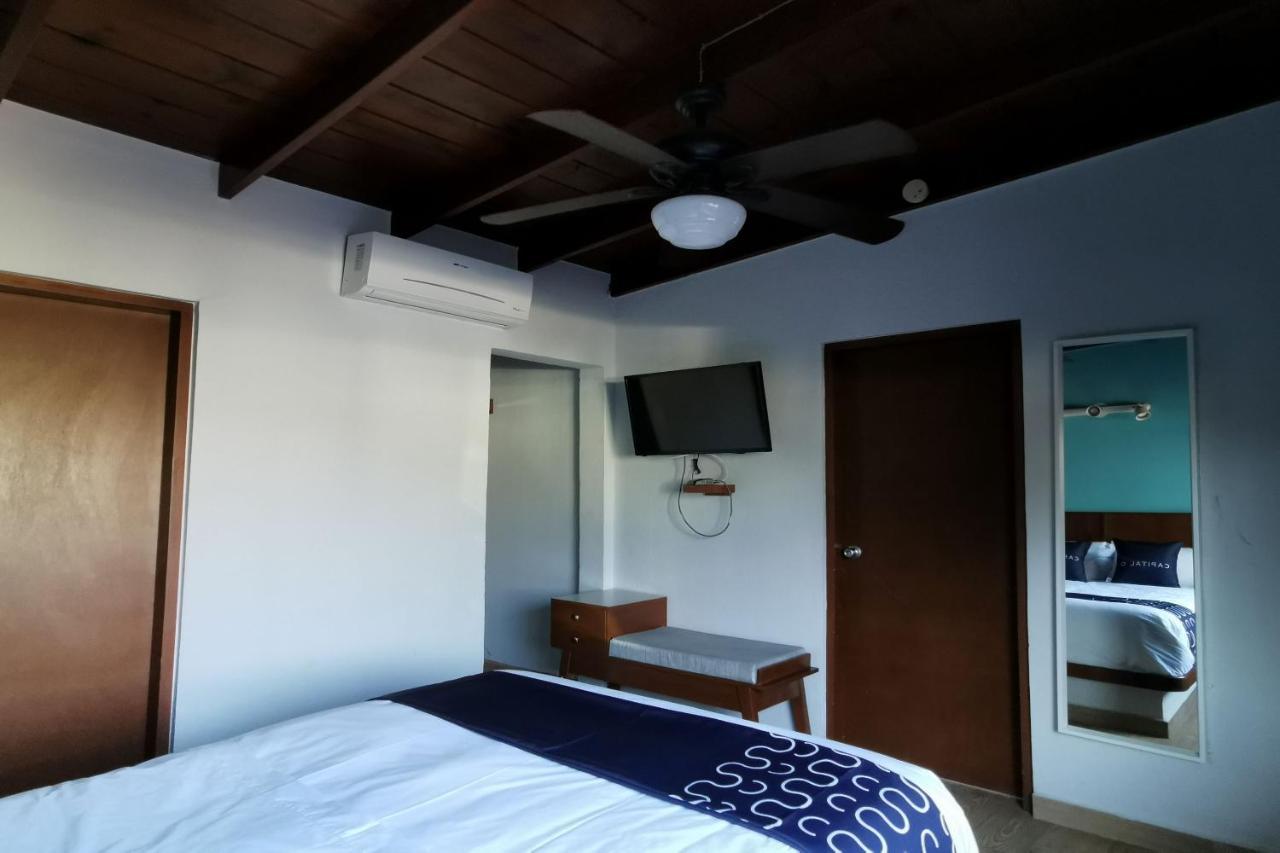 Capital O Hotel America Ensenada Bagian luar foto