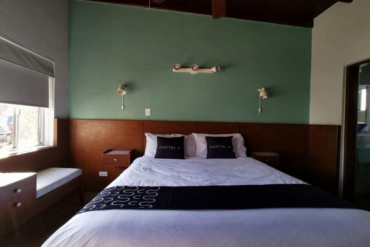 Capital O Hotel America Ensenada Bagian luar foto