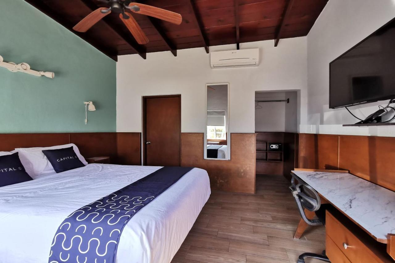 Capital O Hotel America Ensenada Bagian luar foto